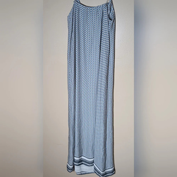 Vince 100% silk dress. White,orange,and blue print. Maxi dres - Picture 2 of 6